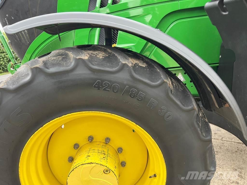 John Deere 6175R Traktory