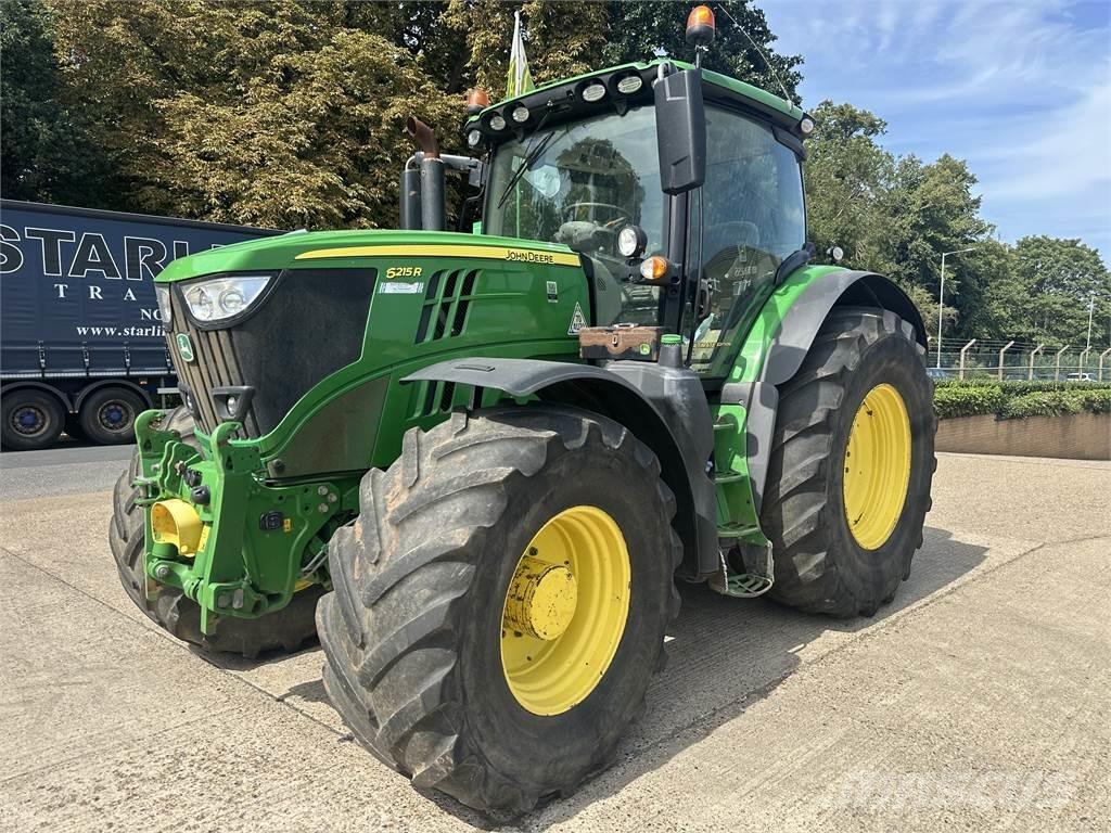 John Deere 6215R Traktory