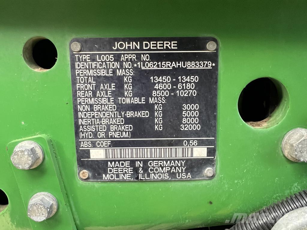 John Deere 6215R Traktory