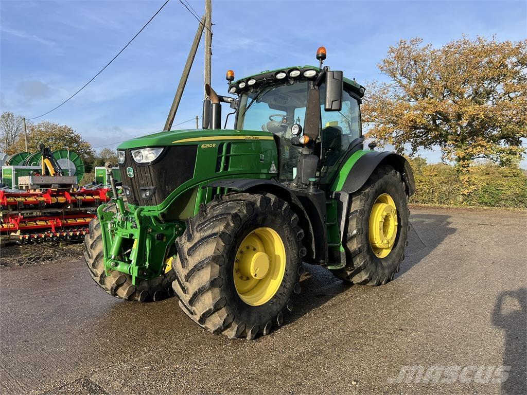 John Deere 6250R Traktory