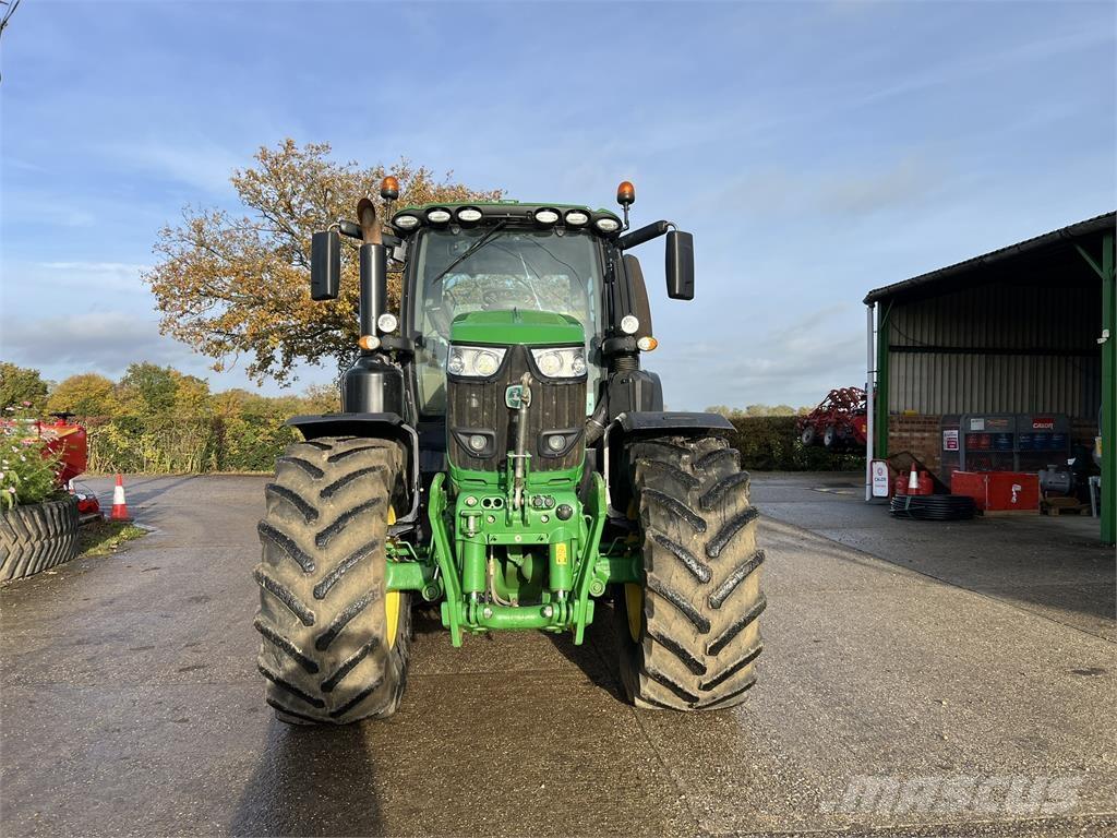 John Deere 6250R Traktory