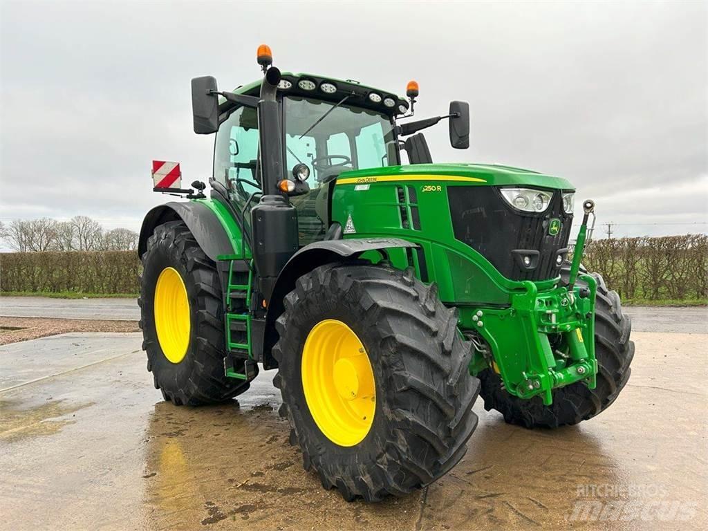 John Deere 6250R Traktory