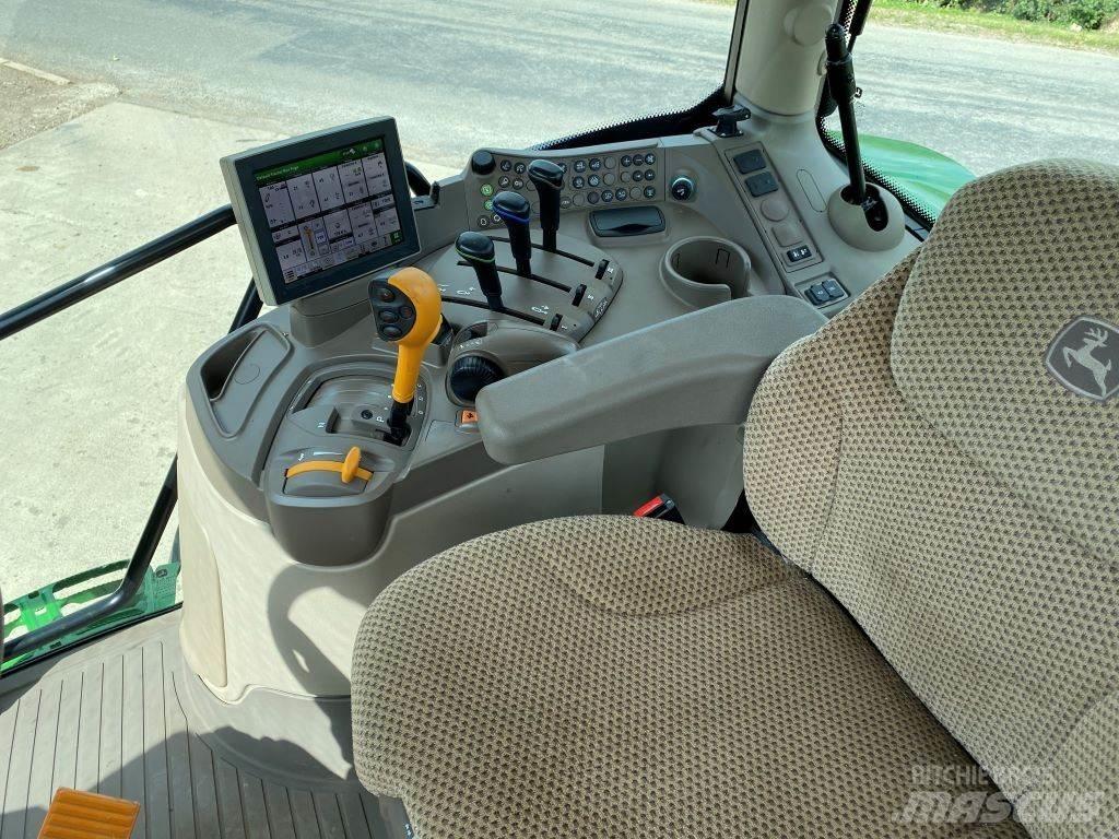 John Deere 6R120 Traktory