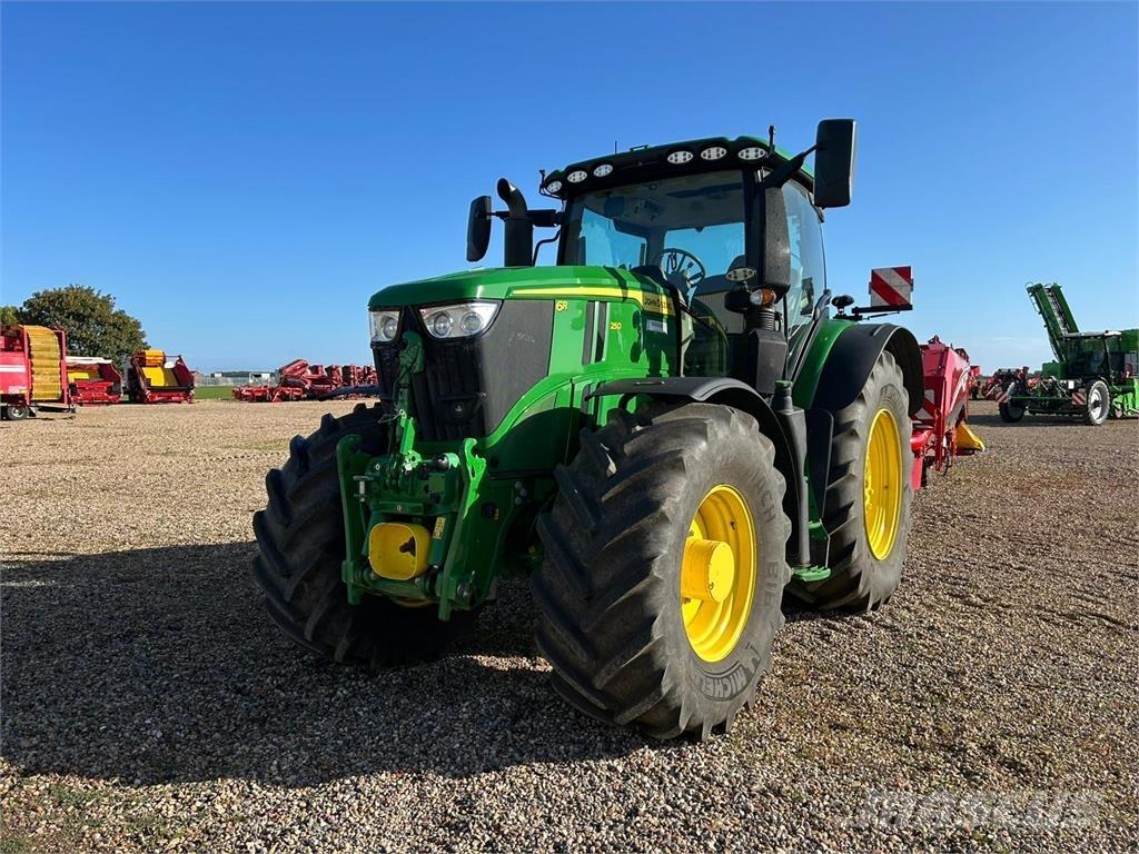 John Deere 6R250 Další