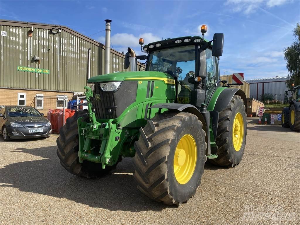 John Deere 6R250 Traktory