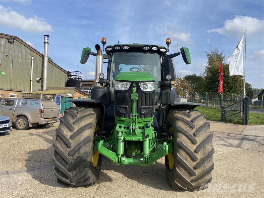 John Deere 6R250 Traktory