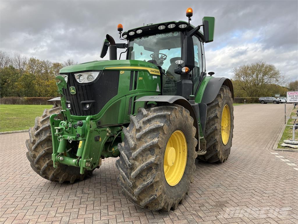 John Deere 6R250 Traktory