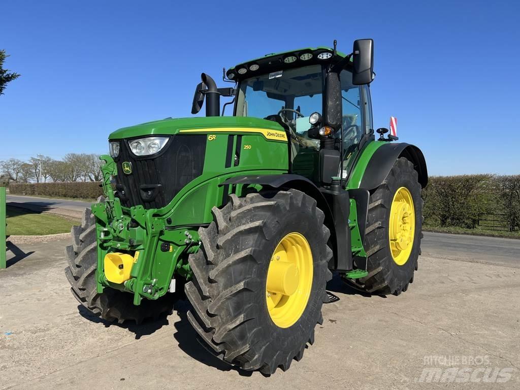 John Deere 6R250 Traktory