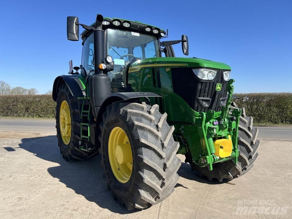 John Deere 6R250 Traktory
