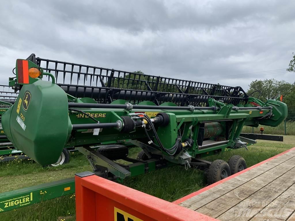 John Deere 725D Sklízecí mlátičky