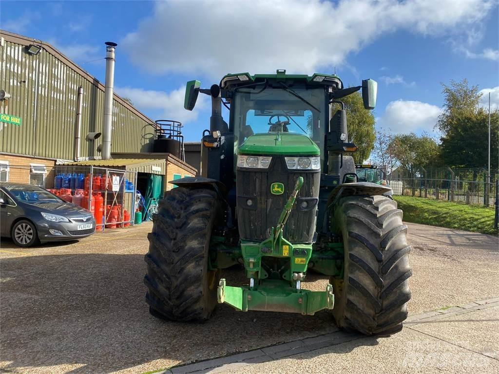 John Deere 7R310 Traktory