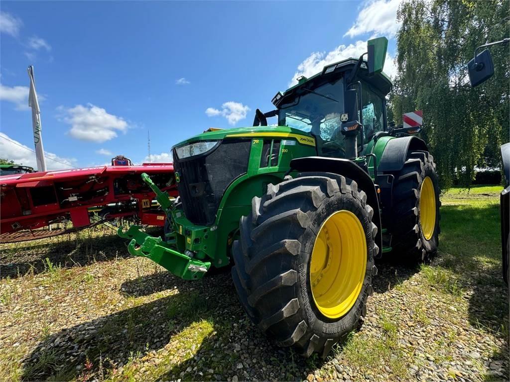 John Deere 7R330 Traktory