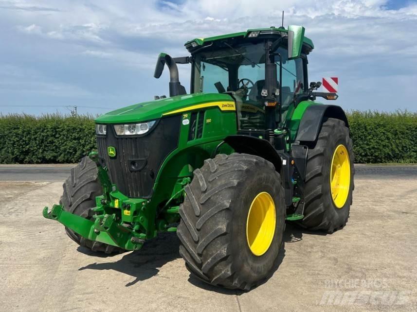 John Deere 7R330 Traktory