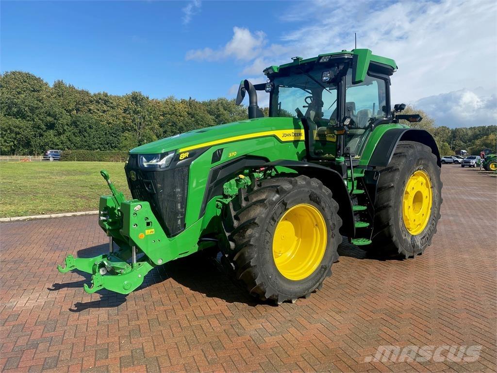 John Deere 8R370 Traktory