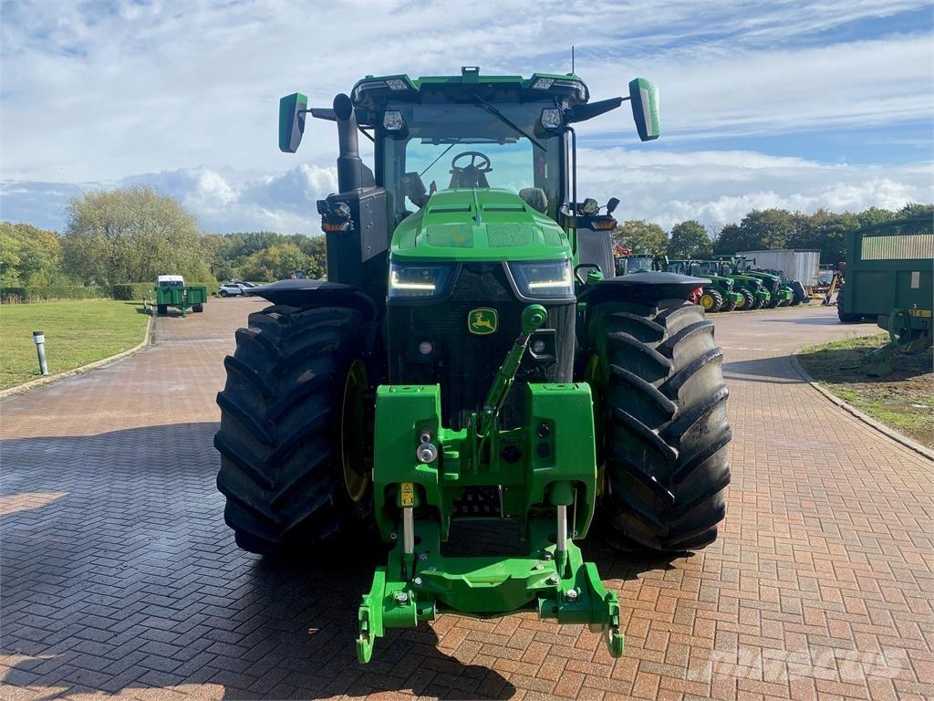 John Deere 8R370 Traktory