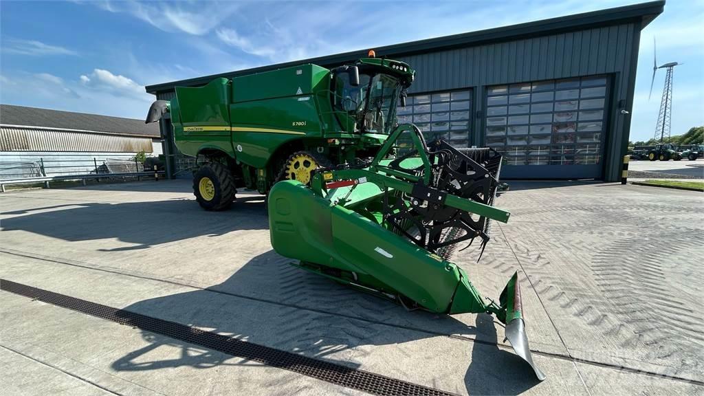 John Deere S780 Sklízecí mlátičky