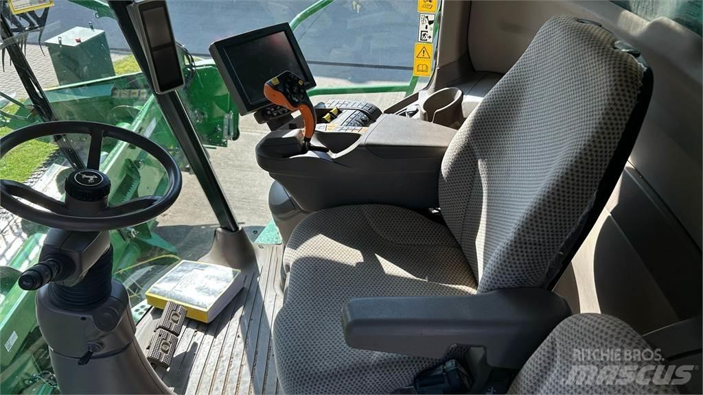John Deere S780 Sklízecí mlátičky