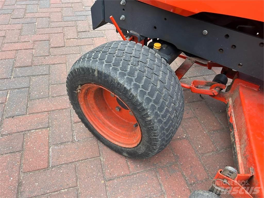 Kubota BX2350 Kompaktní traktory