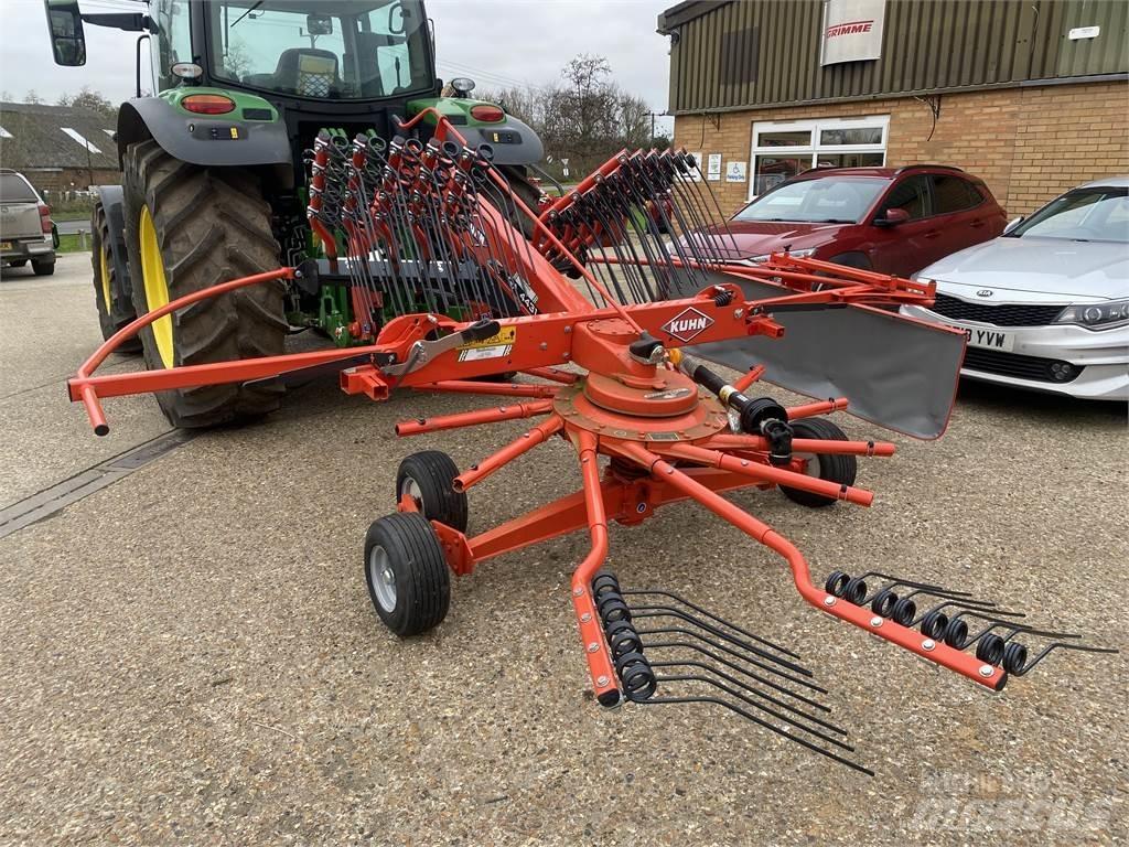 Kuhn GA4431 Obraceče a shrabovače sena