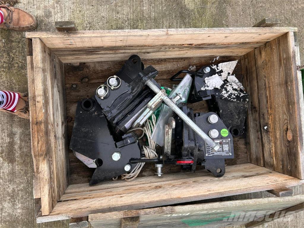 McConnel BRACKETS Teleskopické nakladače pro zemědělství