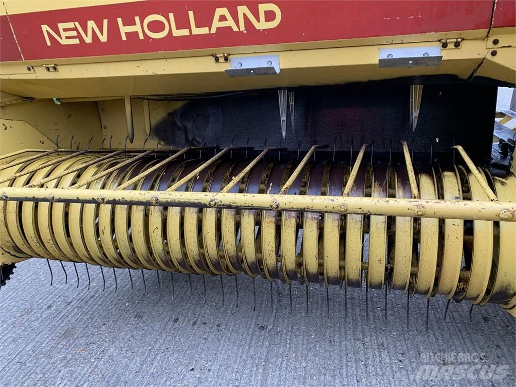New Holland 945 Lis na válcové balíky