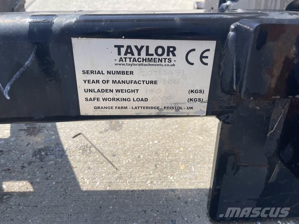 Taylor HEADSTOCK Teleskopické nakladače pro zemědělství