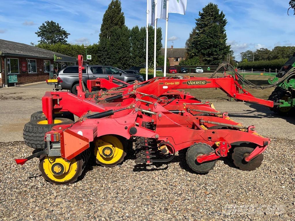 Väderstad CR925 Konvenční pluh