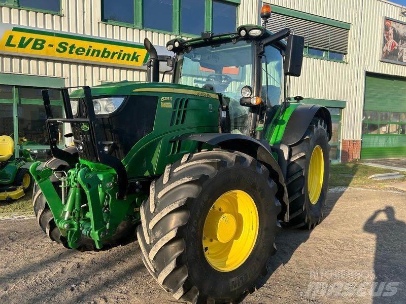 John Deere 6215R Traktory