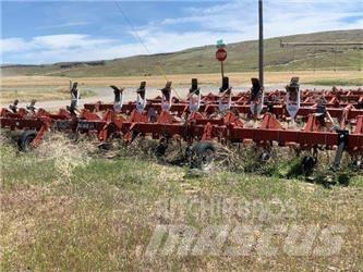 Case IH 1820 Řádkové kultivátory