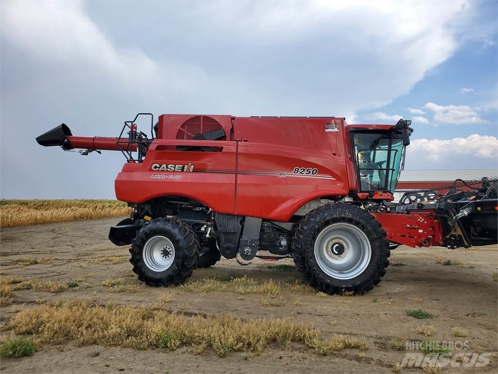 Case IH 8250 Sklízecí mlátičky
