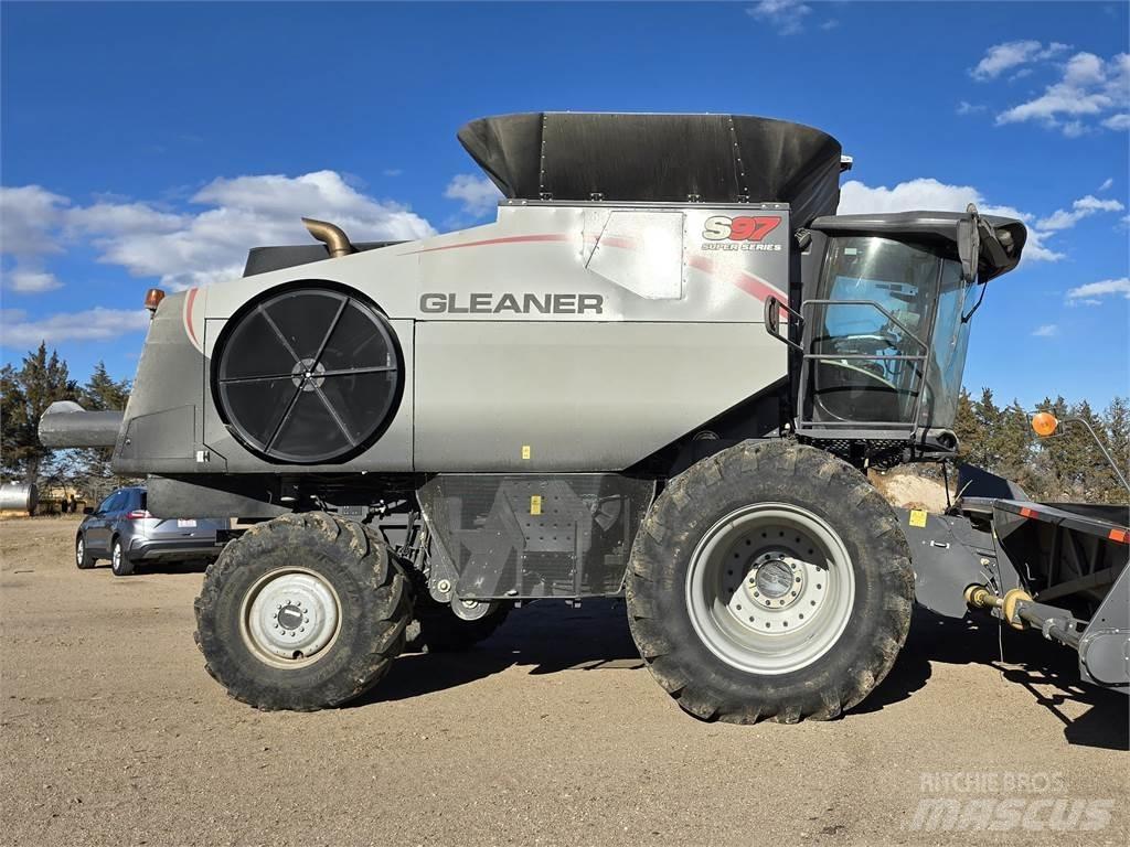Gleaner S97 Sklízecí mlátičky