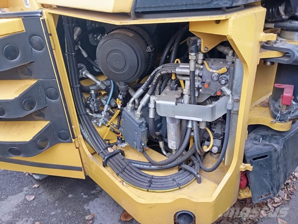 Bomag BW 203 AD-4 Tandemové válce