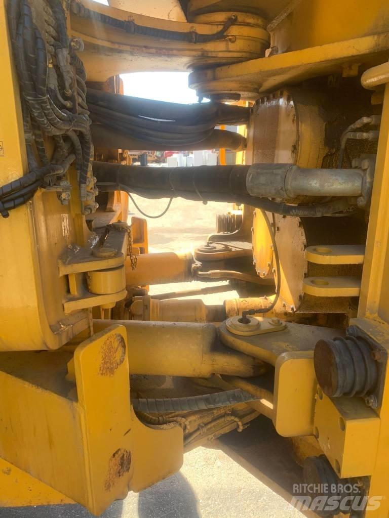 Volvo L330C Kolové nakladače