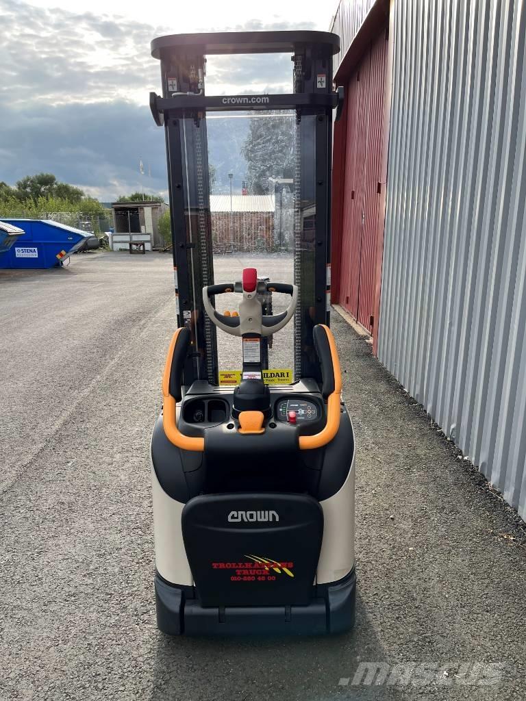 Crown ETi 4000-1.2 Ručně vedené vysokozdvižné vozíky