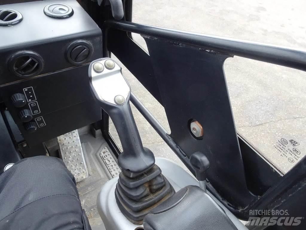 JCB 403 Kolové nakladače