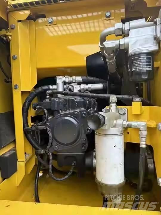 Komatsu PC120 Pásová rýpadla