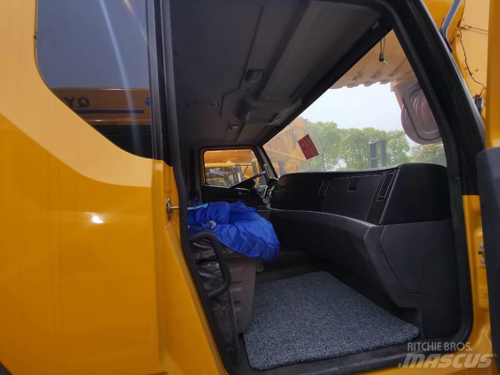 XCMG QY 130 K Univerzální terénní jeřáby