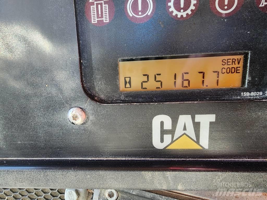 CAT D7R SERIE 2 Pásové dozery