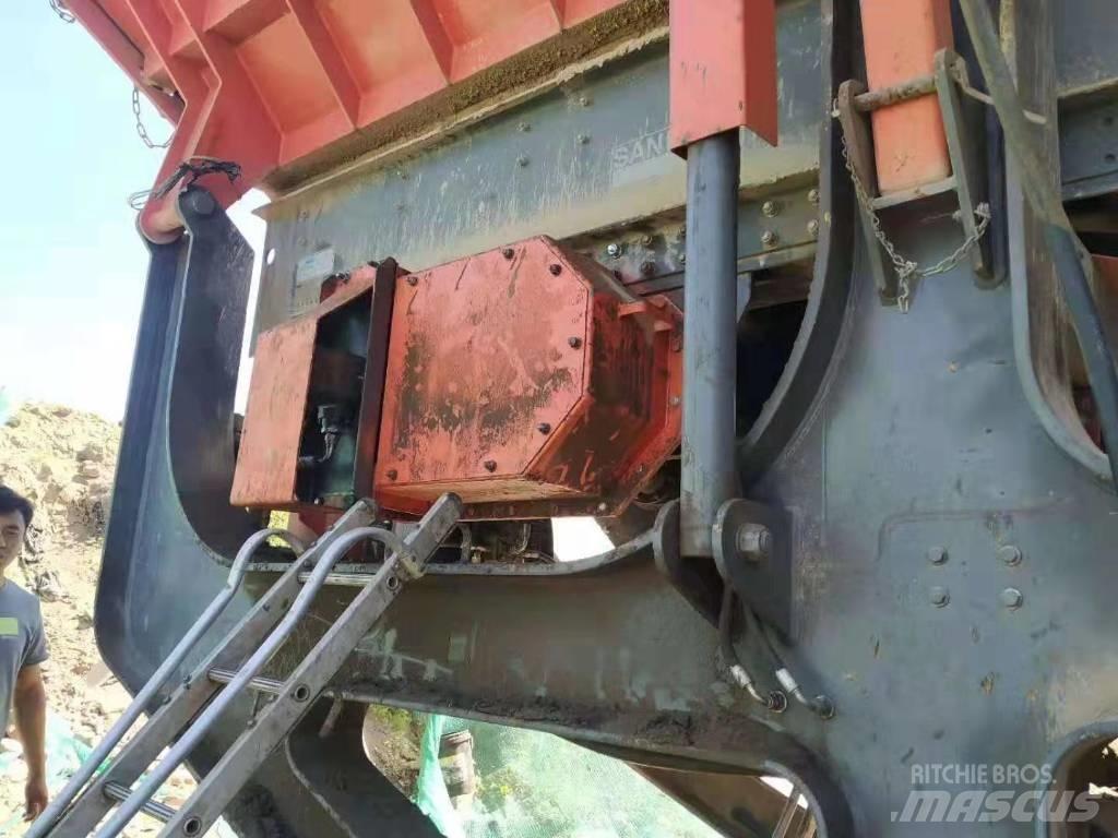 Sandvik QJ330 Mobilní drtiče