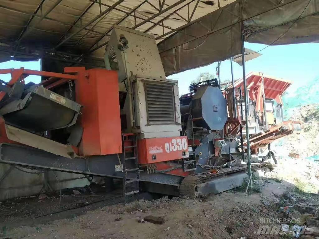 Sandvik QJ330 Mobilní drtiče