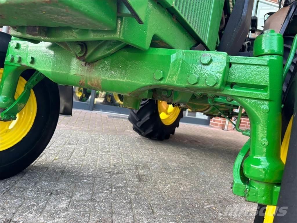 John Deere 1640 Traktory