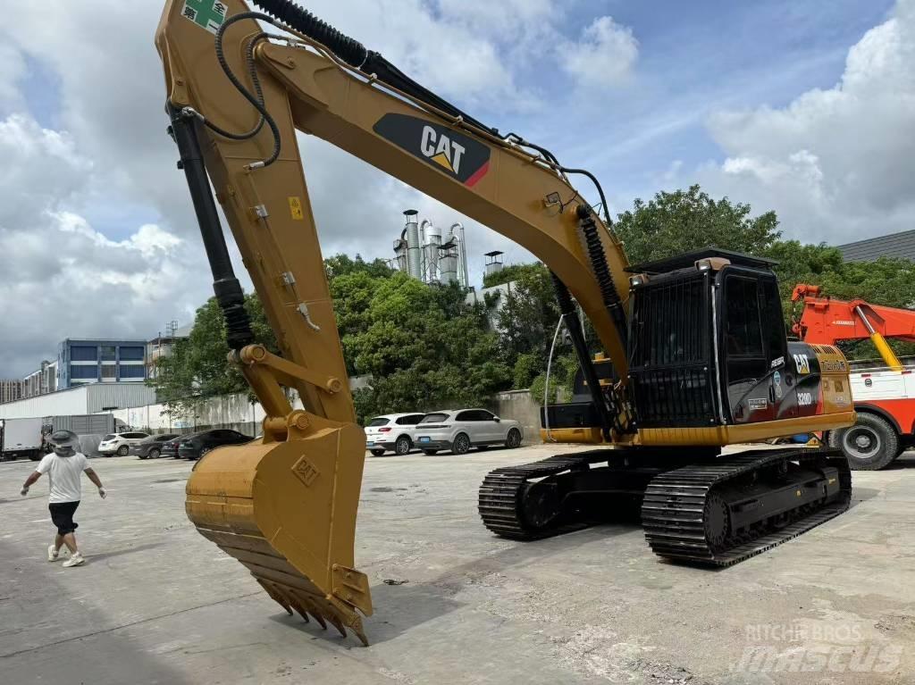 CAT 320D2L Midi rýpadla 7t - 12t