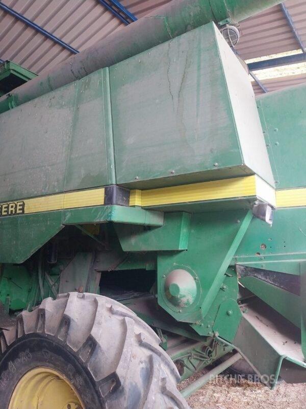John Deere CTS Rice Sklízecí mlátičky