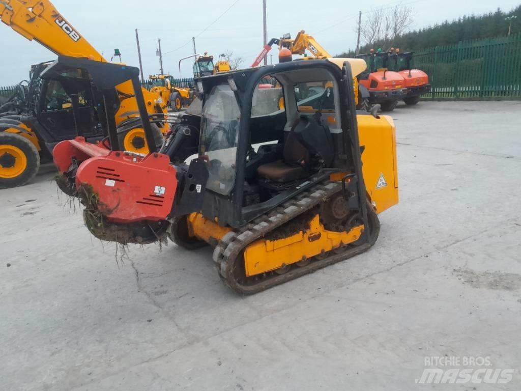JCB 190 T Kompaktní přídavné zařízení pro traktory