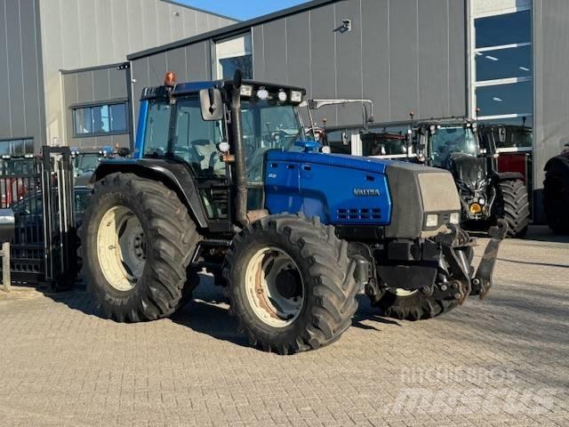 Valtra 8550 Hitech! Traktory