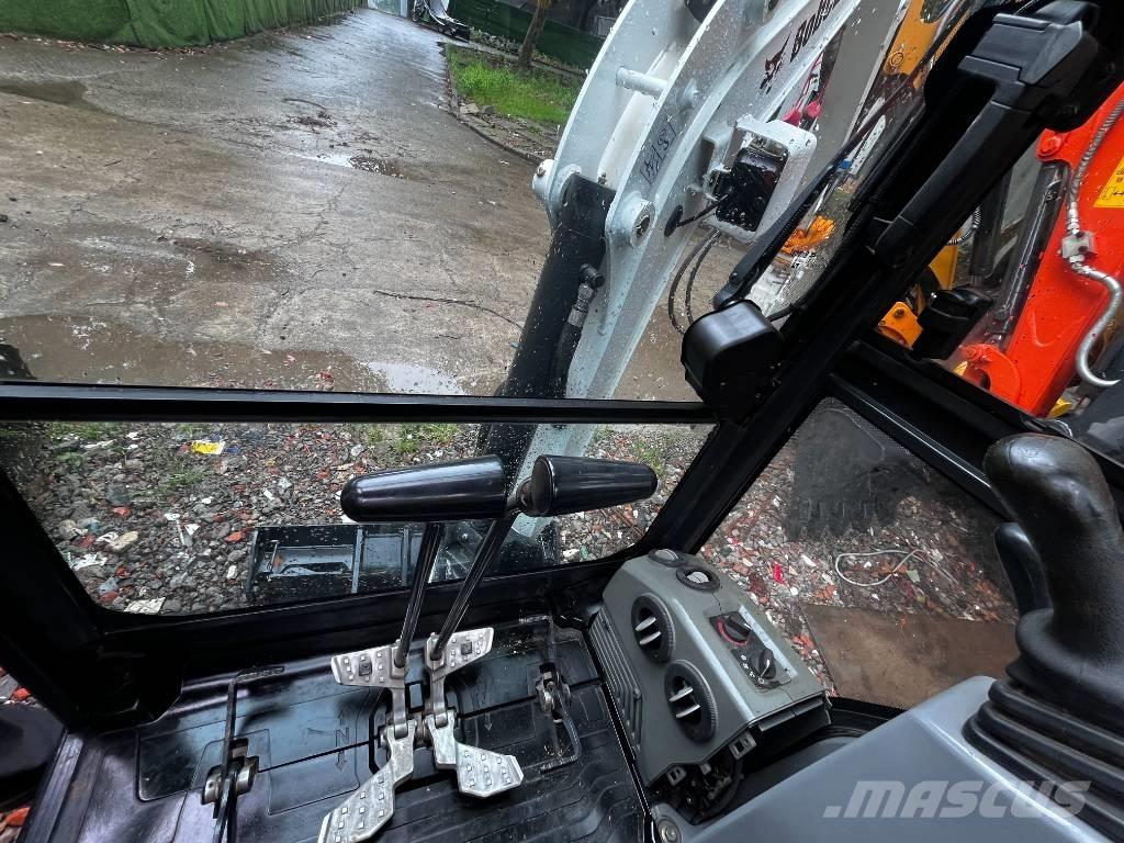 Bobcat E 20z Mini rýpadla < 7t