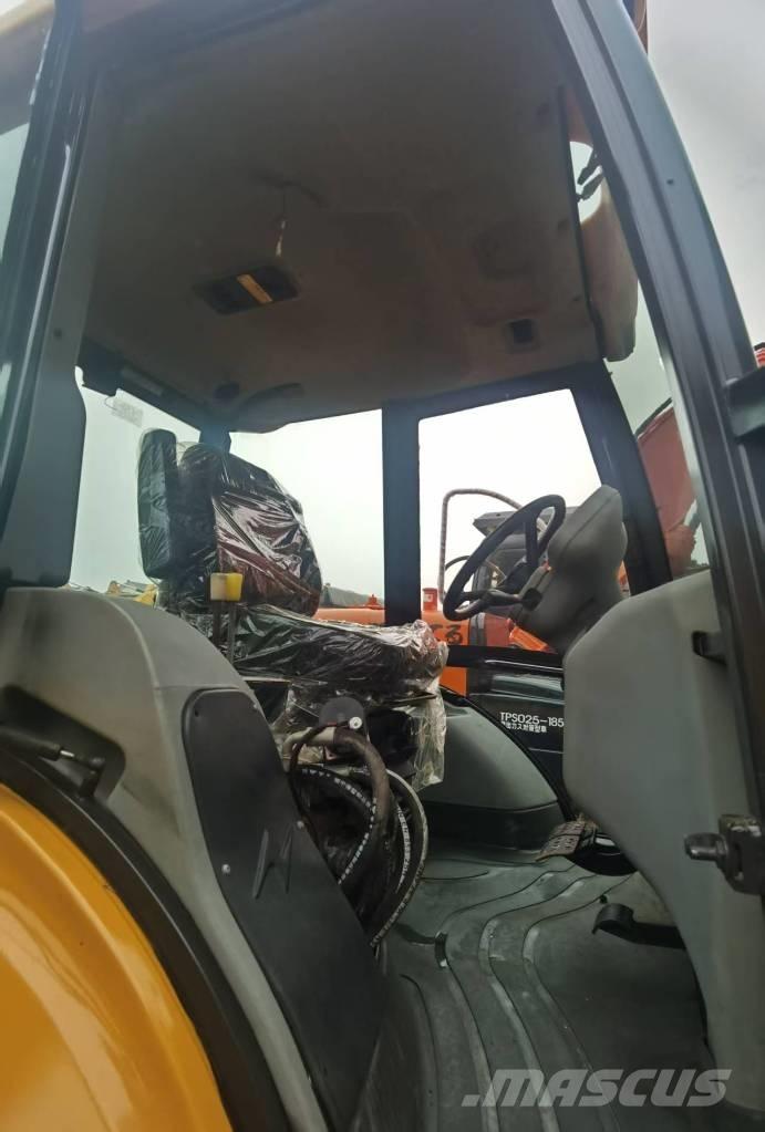JCB 4 CX Rýpadlo-nakladače