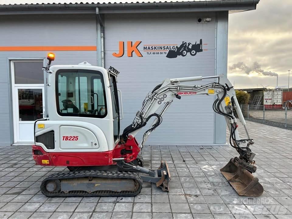 Takeuchi TB 225 Mini rýpadla < 7t