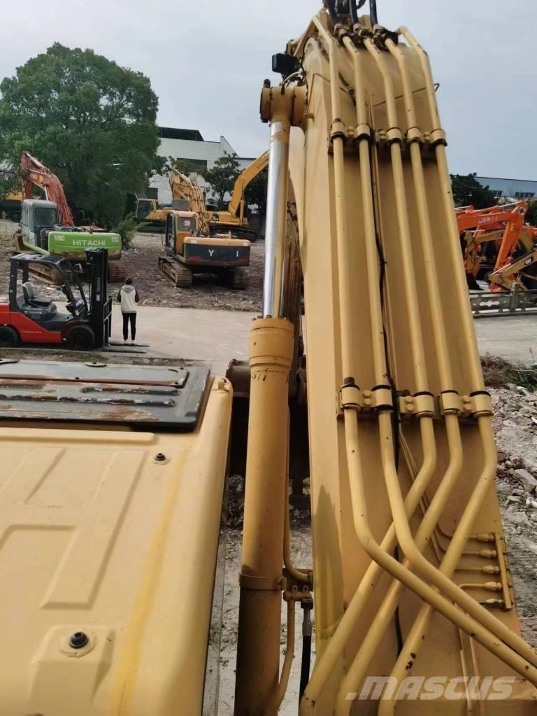 Komatsu PC 400-7 Pásová rýpadla