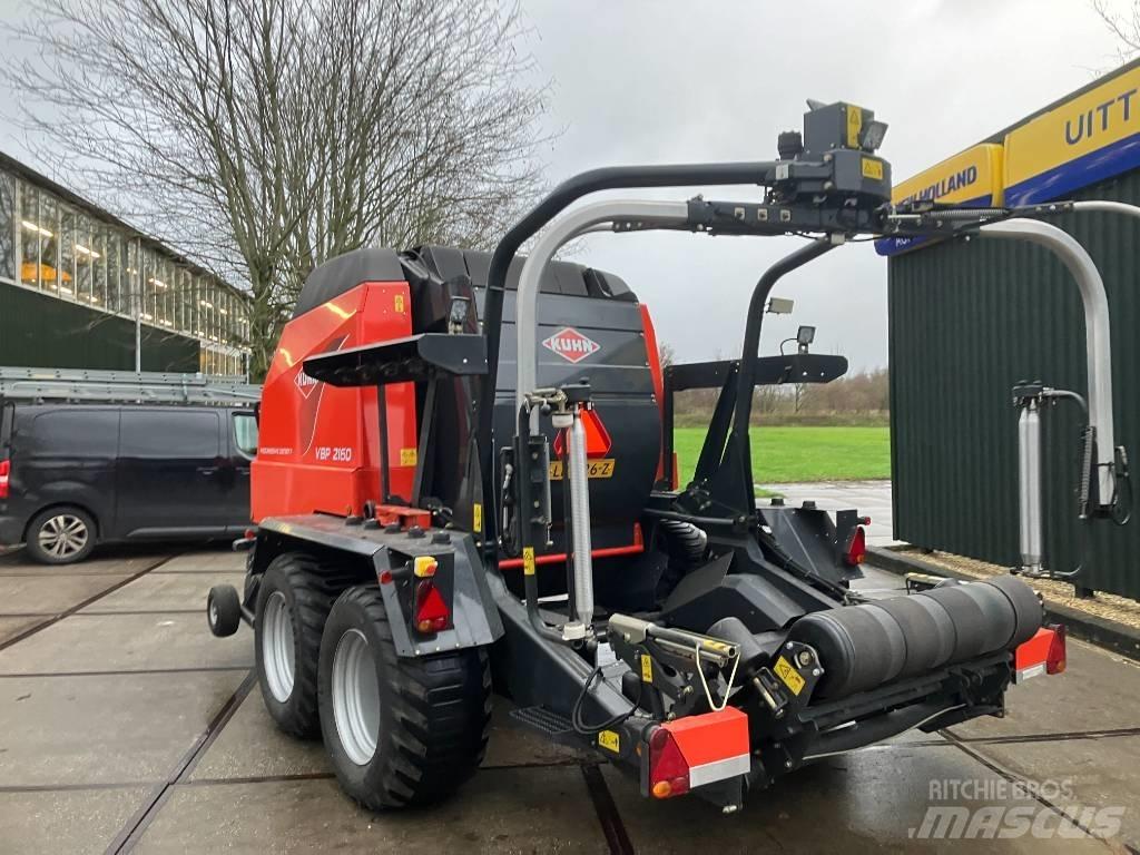 Kuhn VBP 2160 Lis na válcové balíky